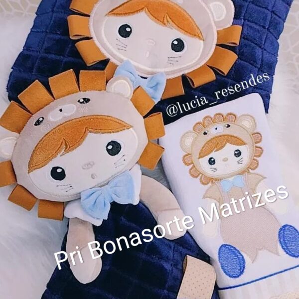 Ronnie Leão Matriz de Pelucia